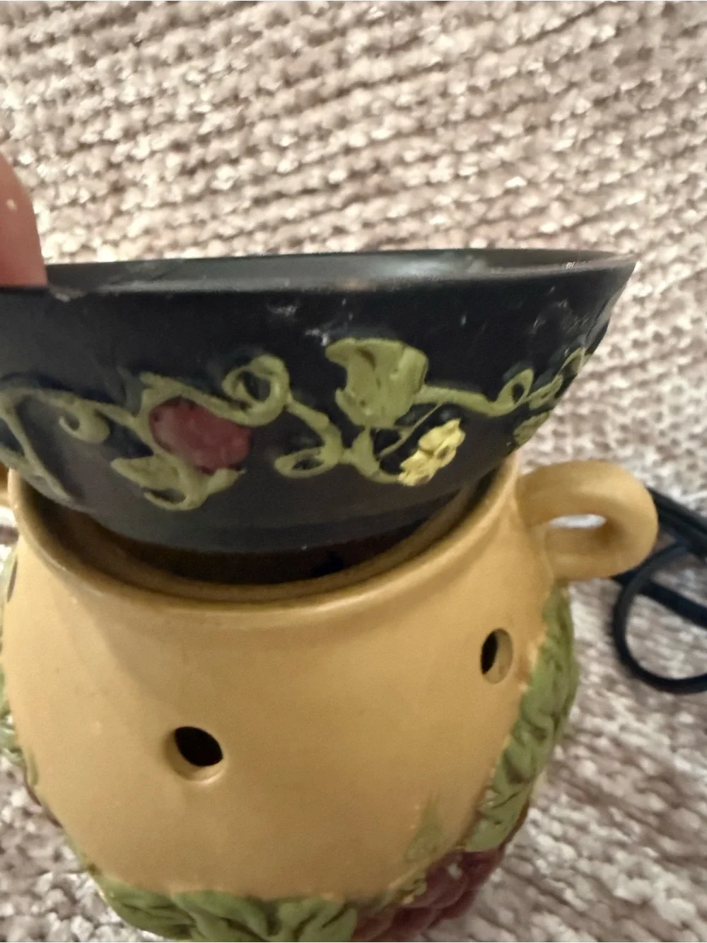 Scentsy Warmer GRAPEVINE retired, Tuscan style, SKU # 19395 no box 2010